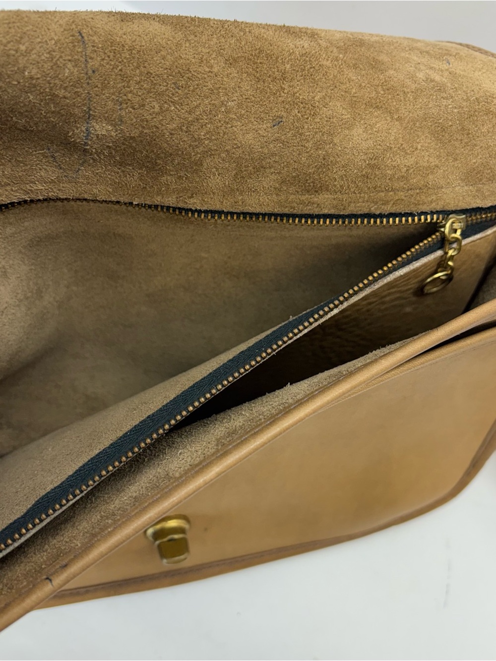 Vtg 70’s NYC Coach Tan Leather Crossbody Bag w/ Classic Turn Key Hardware Read - Picture 14 of 16